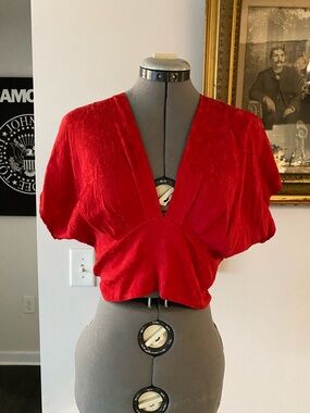 Zara Bright Red V-Neck Cropped Puff Sleeve Top